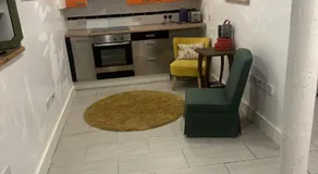 Studio Retreat and Private Garden with Own Entrance - Image 4