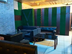 Hotel O Cross King Hotel & Restaurant - Image 3