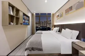 Rong She · Designer Hotel (Chongqing Ciqikou Store) - Image 5