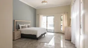 Evans Village - Apartments & Spa - Image 2