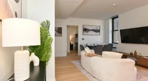 Sleek 2BR Oasis in Financial District - Image 2
