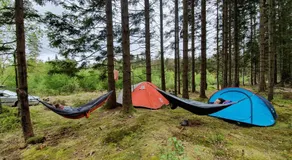 Mitsubishi med telt og camping utstyr - Image 4