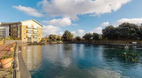 GuestReady - Riverside Retreat in Wapping - Image 4