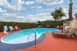 Eldorado Inn & Suites - Image 3