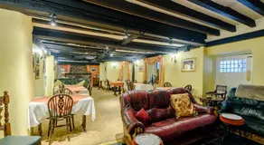 Pen-Y-Bont Hotel - Image 5