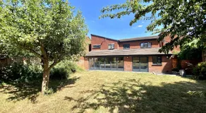 Luxury 5 Bedrooms House in Milton Keynes - Image 5