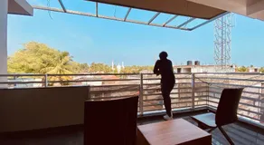 Luxe Inn - Image 5