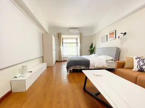 Wuhan Sunxia Cinema Hotel Apartment (Wuhuan Sports Center Metro Station Branch) - Image 2