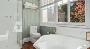 Franklin Lodge, Huon Valley, Tasmania, Lavender Room - Image 5