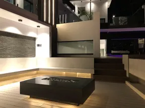 Skyluxe Hotel - Image 5