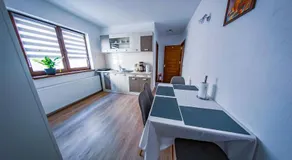 Five House - Image 5