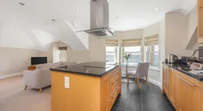 Bay View Apartments - Image 3