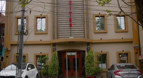 Nishaz Hotel & Suites - Image 4