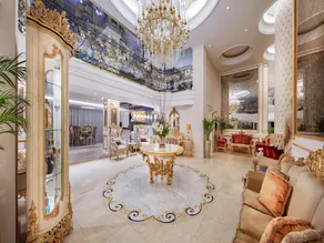 Les Ambassadeurs Hotel Casino&Marina - Image 2