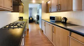Parkgate Apartment - Near M90, Amazon, Edinburgh - Image 3