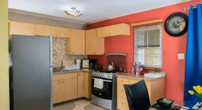 Country Club Comfort - Image 4
