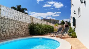 Casa con piscina privata, barbecue e giardino - Image 1