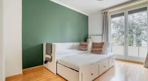 Olive Suite Zürich - 90 qm, 3 Schlafzimmer, Balkon & moderne Küche - Image 2