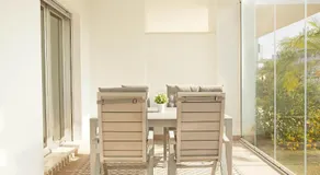 Snug apartment with garden - Image 3