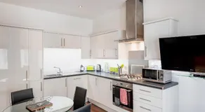 Strathmore House Apartments - Image 5