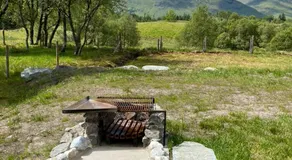 Wee Highland Hideaway Hut - Image 4