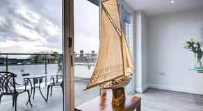 leigh Penthouse Apartment - Image 5
