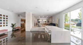 CozySuites at East Washington - Image 3