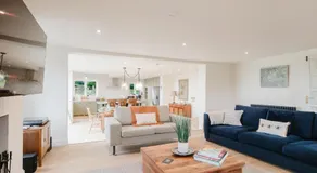 Mulberry Cottage - Stunning 5 Bed in Wiltshire! - Image 2