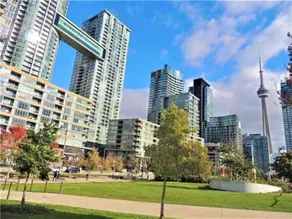 Central 2-BR Getaway Stroll to CN Tower - Image 5