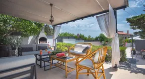 House Zoya - Image 3