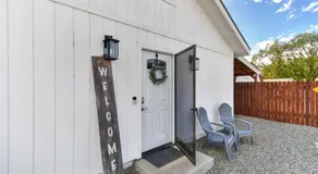 Country Charmer Single Story Cottage Pet Friendly - Image 5