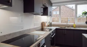 Luxury rooms at Leigh Road - Image 5