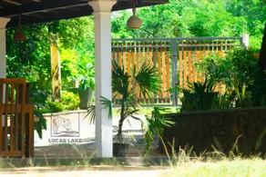 Lucas Lake Hotel & Safari - Image 4