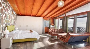Villa mit Pool, Garten und Terrasse | Bergblick - Image 2