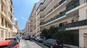 2 Pièces Ultra Central avec Balcon, Clim & Parking - Image 4