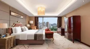 Wuhan Soluxe Hotel - Image 2