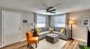 Newly renovated Bradenton bungalow - Image 2