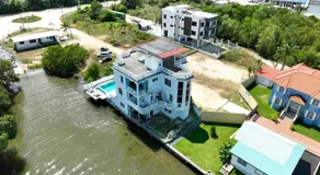 See Belize RELAXING Studio with Sea View Infinity Pool & Overwater Deck - Image 4