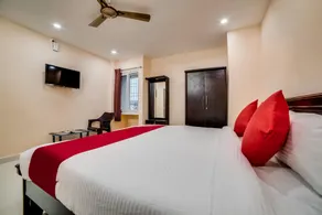 OYO 37003 Hotel Shreshta Inn - Image 2