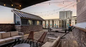 Rummelig Luksus Loft + Kæmpe PRIVATE Rooftop i hjertet af Downtown Denver - Image 4