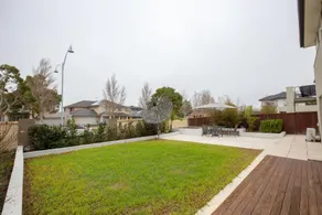 Superb Luxe 5BR house@Point Cook near lake - Image 2