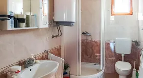 Lovely Apartment In Kukljica With Wifi - Image 2