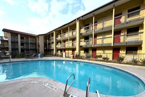 South Houston Inn & Suites Hobby Airport I 45 - Image 2
