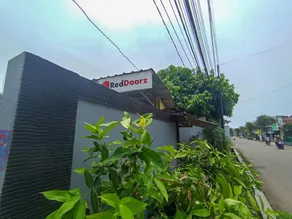 RedDoorz at Penginapan Hello Pacitan - Image 5