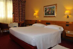 Hotel Motel Top - Image 2
