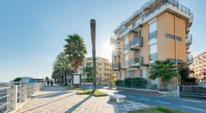 Mer Vivante - Front Beach with Balcony - Happy Rentals - Image 4