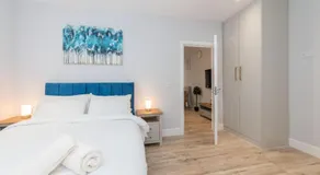 Pass the Keys Brand-New Trendy 2BR in the Vibrant Town Centre - Image 2