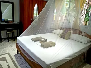 Dan Zoranz Self Catering Guest House - Image 2