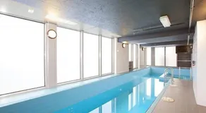 Relaxing, light-filled city apartment - Image 3