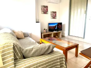 Gorgeous White Marsis Apartment in Paros - Image 2